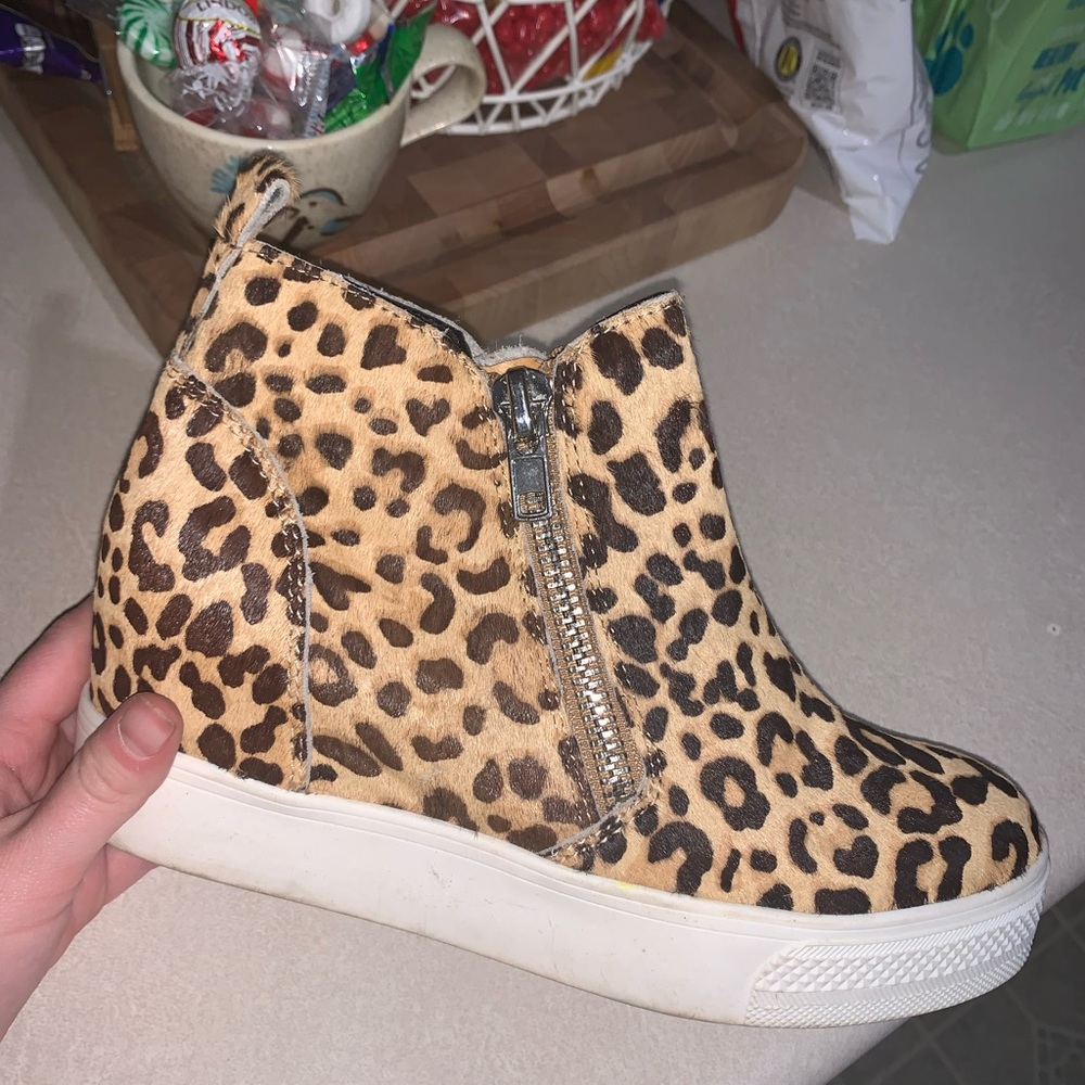 Steve Madden cheetah print shoes.